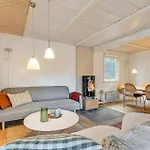 3 Bedroom Cozy In Norre Nebel