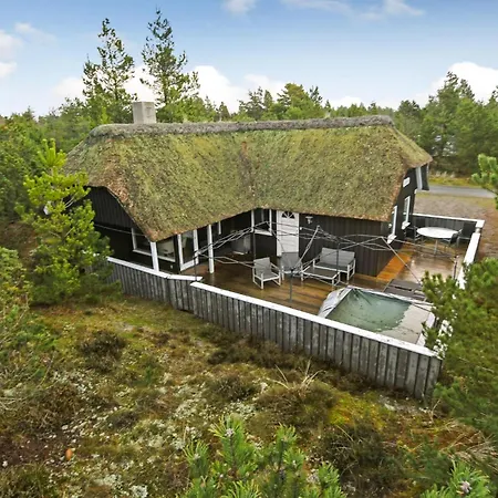 3 Bedroom Cozy In Hébergement de vacances *