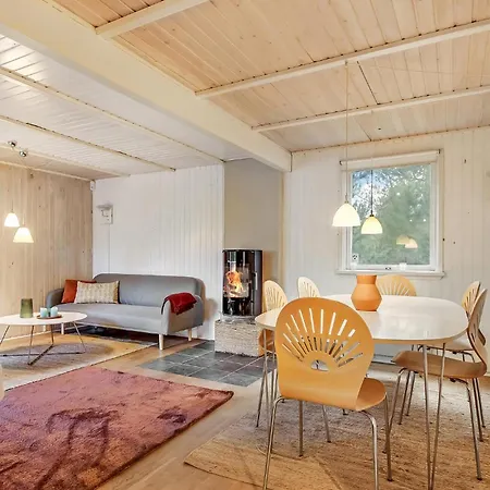 3 Bedroom Cozy In Дом отдыха Norre Nebel