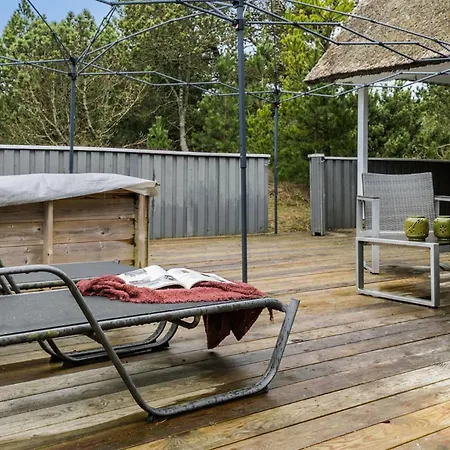 3 Bedroom Cozy In Prázdninový dům *