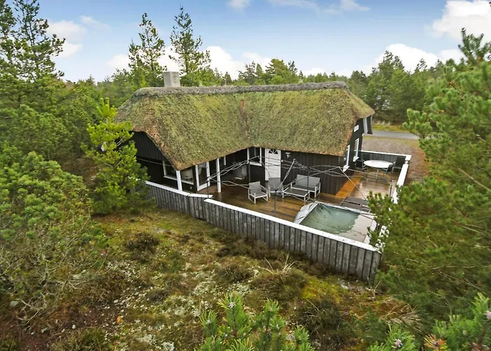 3 Bedroom Cozy In Hébergement de vacances *